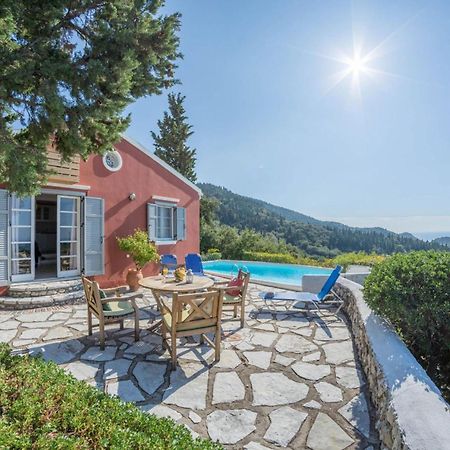 Agios Nikitas Villas Exteriör bild