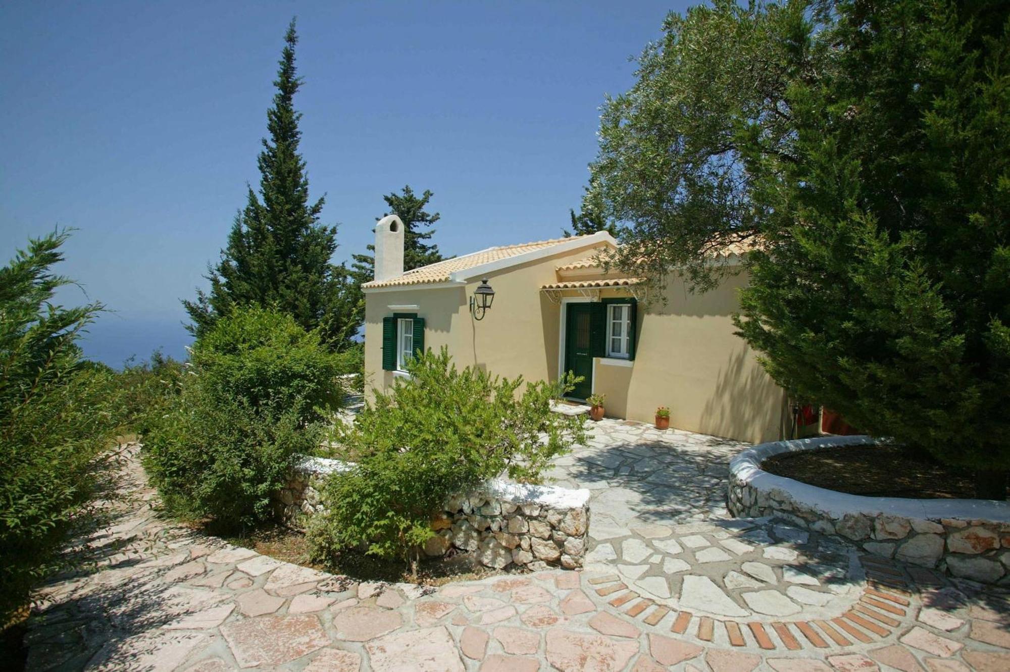 Agios Nikitas Villas Exteriör bild