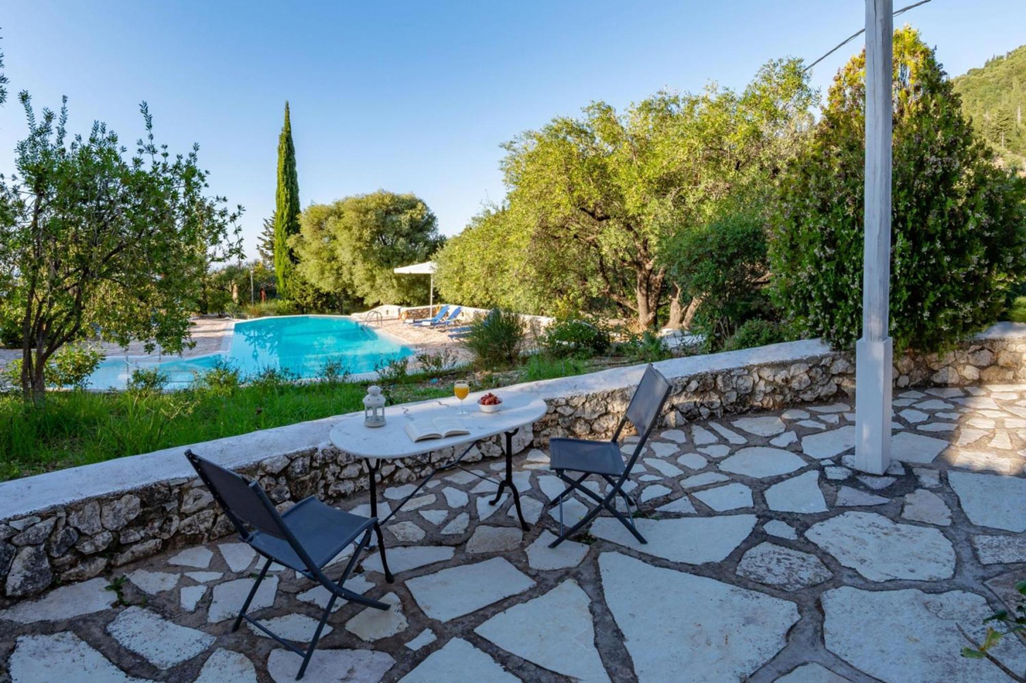 Agios Nikitas Villas Exteriör bild